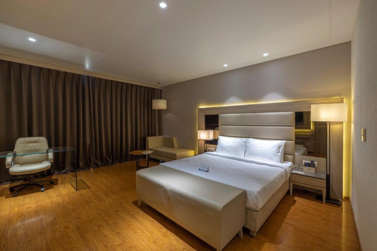 Sarovar Portico Morbi Extérieur photo