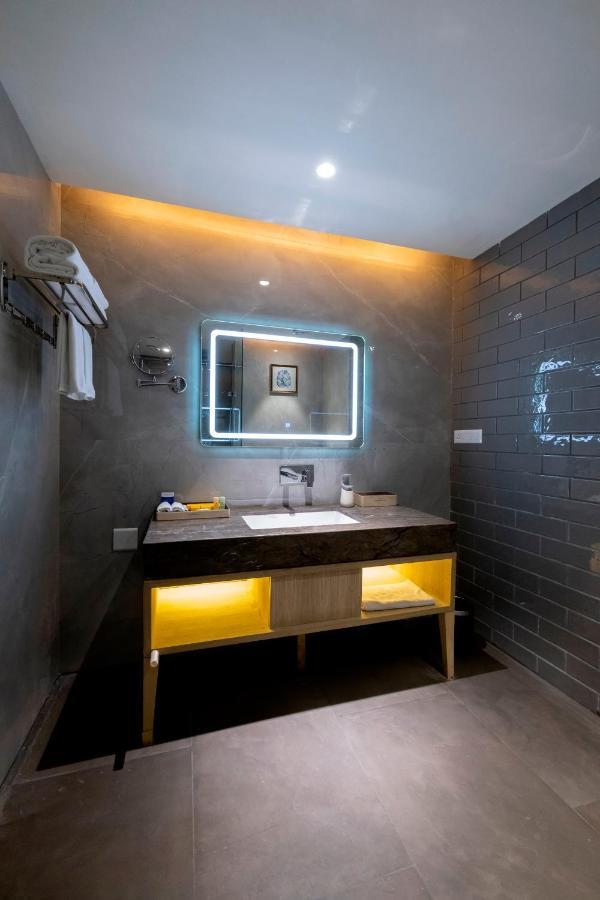 Sarovar Portico Morbi Extérieur photo