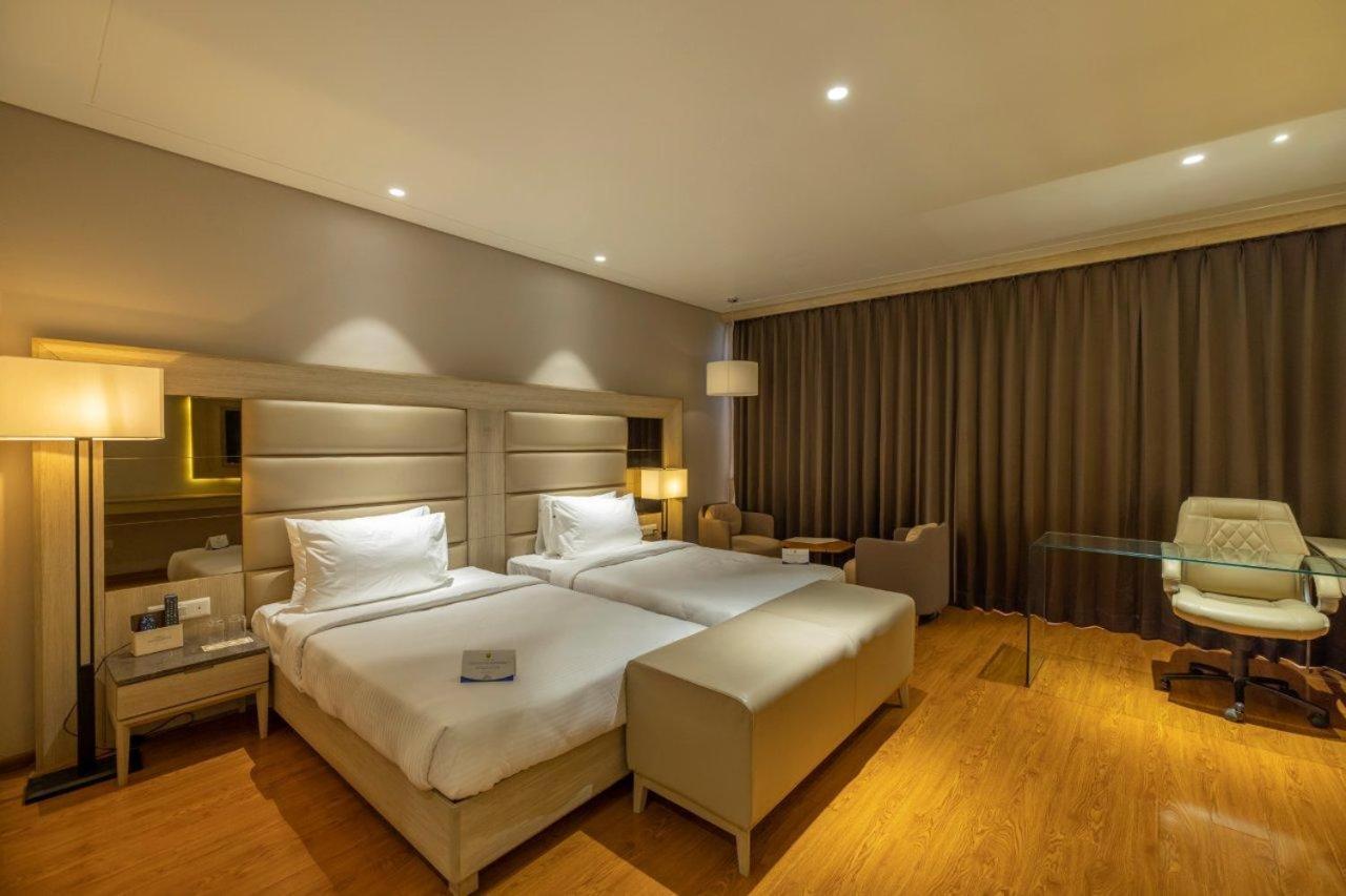 Sarovar Portico Morbi Extérieur photo