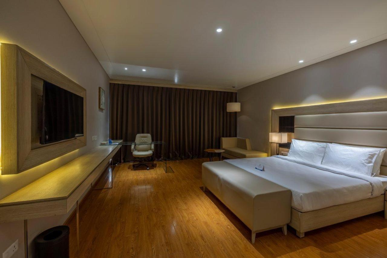 Sarovar Portico Morbi Extérieur photo