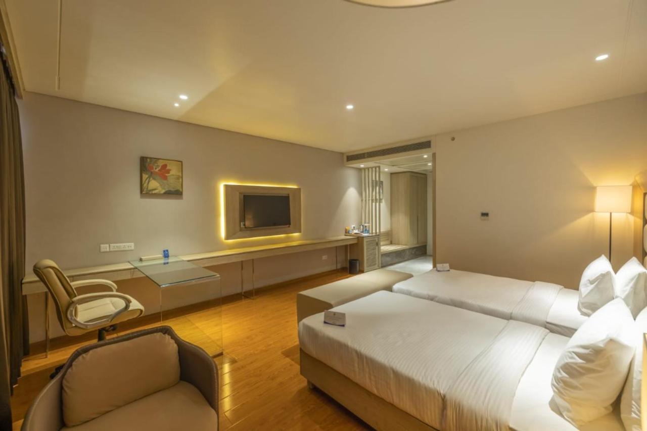 Sarovar Portico Morbi Extérieur photo