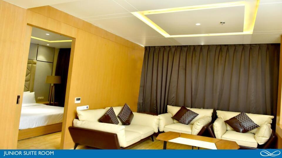 Sarovar Portico Morbi Extérieur photo